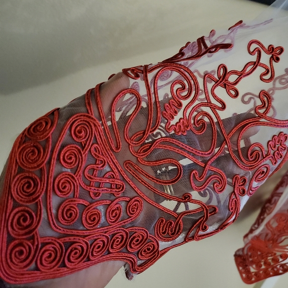 Couture Sheer Embroidered Red/White Triangular Sleeve Hem Finish Top Blouse - Picture 5 of 9